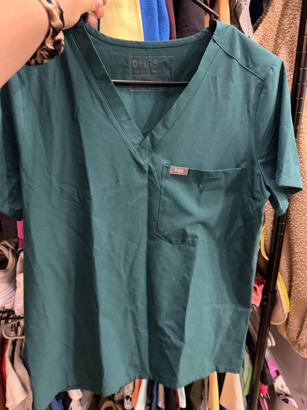 Figs scrub top